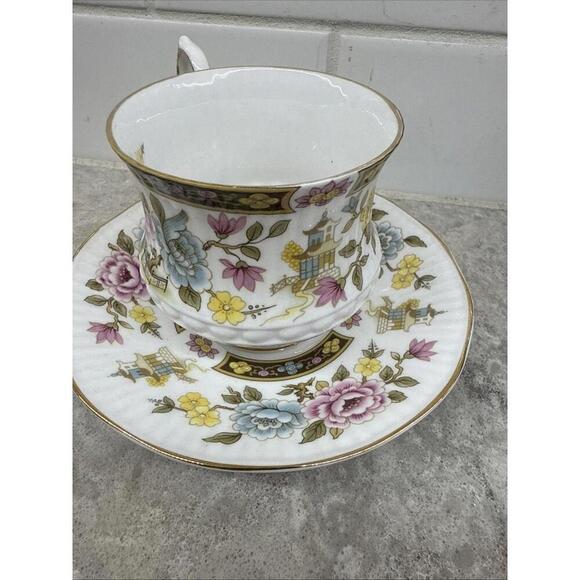 Rosina Queen's Cathay Teacup and Saucer Bone China England Excellent Condition - Picture 7 of 11